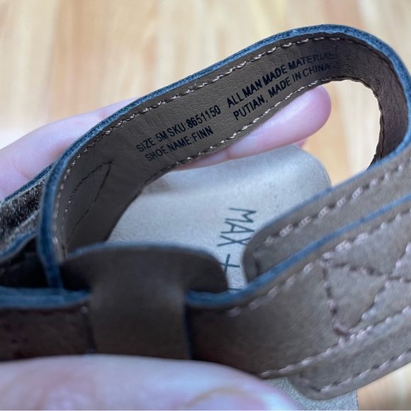 Max + Jake brown Velcro closed toe sandals NWOT size 5 toddler boy - Picture 8 of 10
